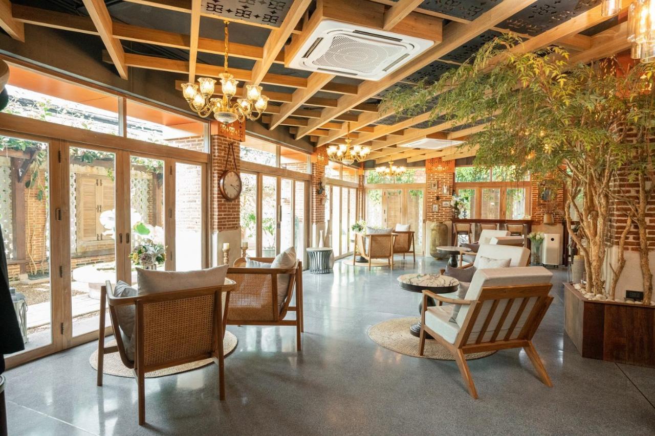 Sanae' Oldtown Hotel Chiang Mai Exterior photo