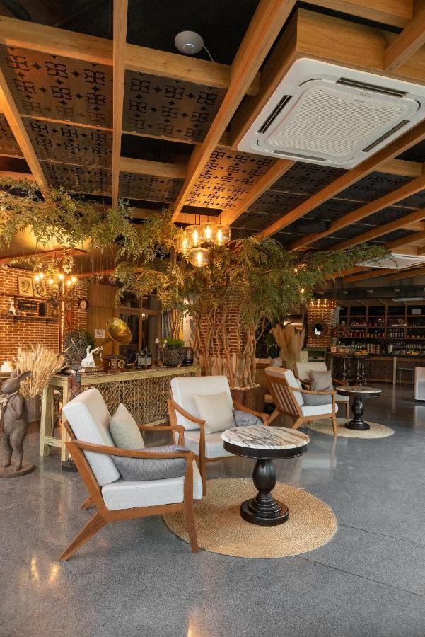 Sanae' Oldtown Hotel Chiang Mai Exterior photo